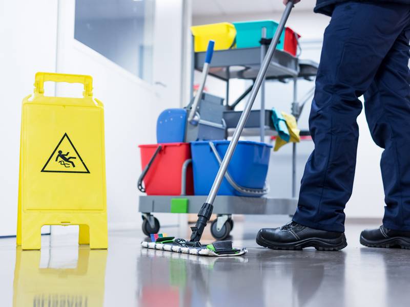5 Factors to Consider When Hiring Commercial Cleaners in SE Kansas City